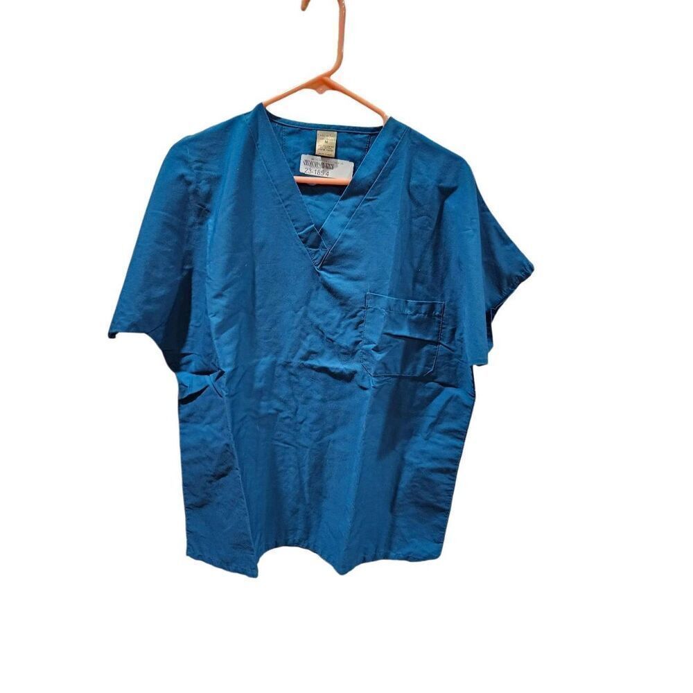Fashion Seal M scrub top item #323